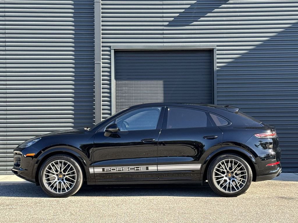 Used 2021 Porsche Cayenne Turbo image 10