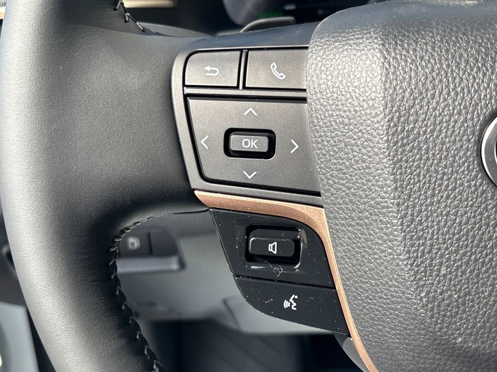 New 2026 Toyota Crown Signia Limited image 22