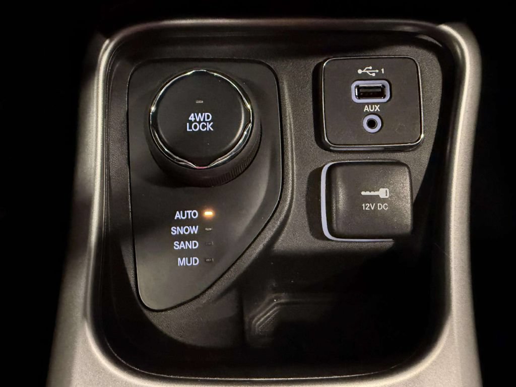 Used 2021 Jeep Compass Sport AWD/4WD image 31