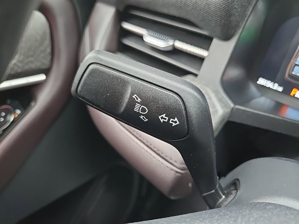 Used 2025 Ford Explorer Platinum w/ LUX Leather Package AWD/4WD image 43