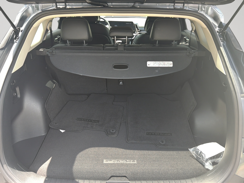 Used 2024 Kia Sportage EX FWD image 13