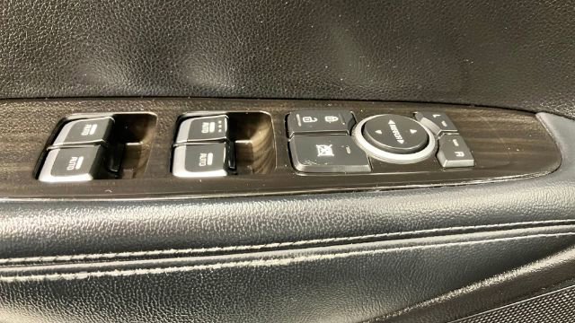 Used 2019 Kia Sorento LX image 36