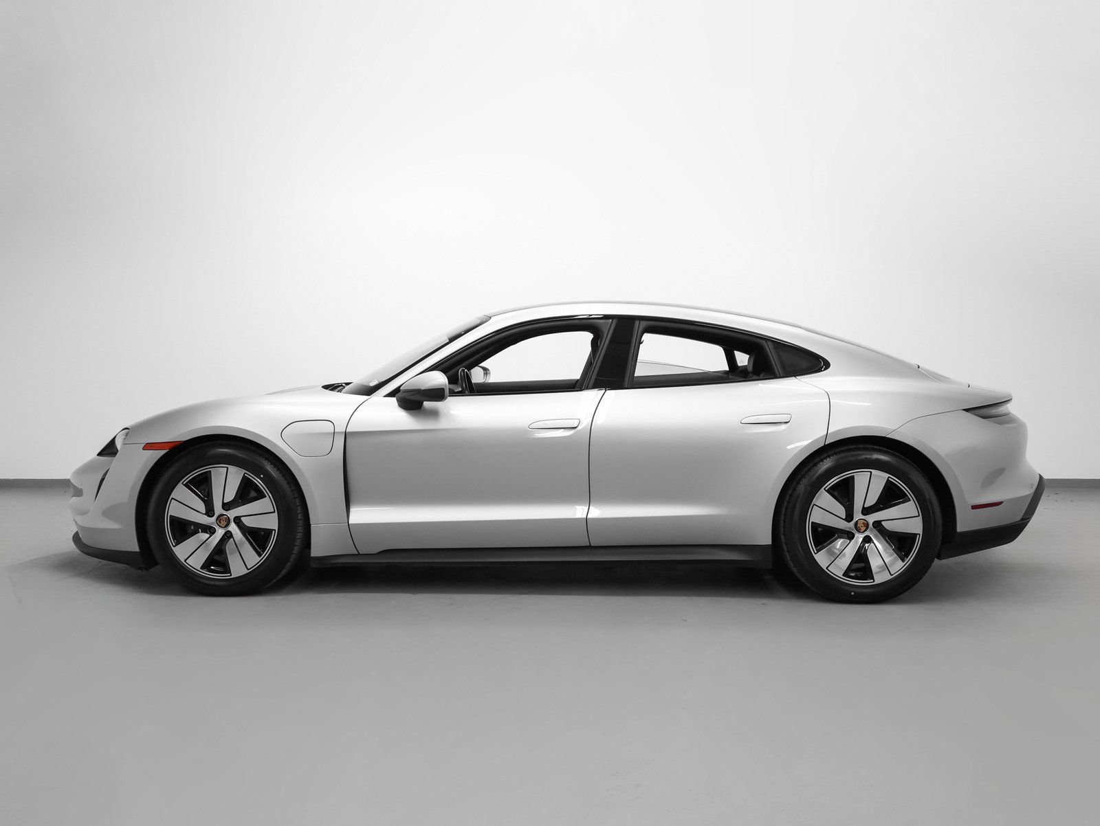 Certified 2023 Porsche Taycan image 2