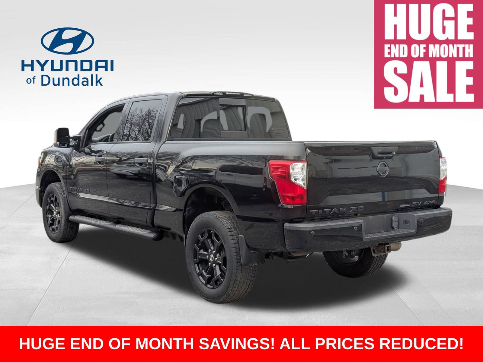 Used 2018 Nissan Titan SV w/ SV Convenience Package image 3