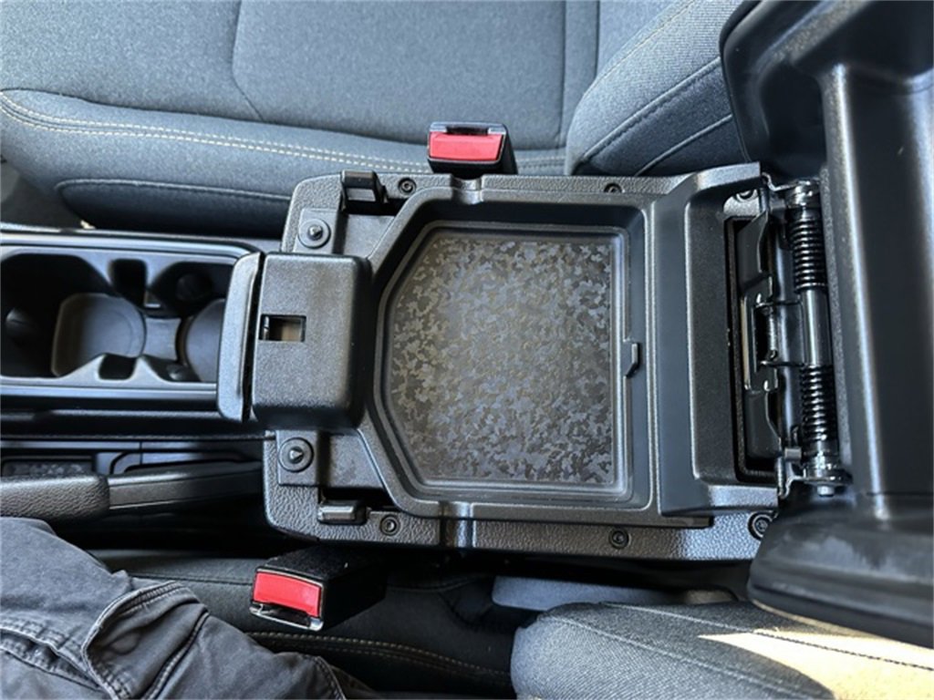 Used 2024 Jeep Wrangler Sport image 31