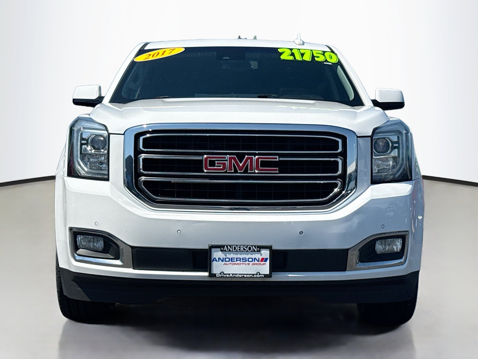 Used 2017 GMC Yukon XL SLT w/ Open Road Package AWD/4WD image 17