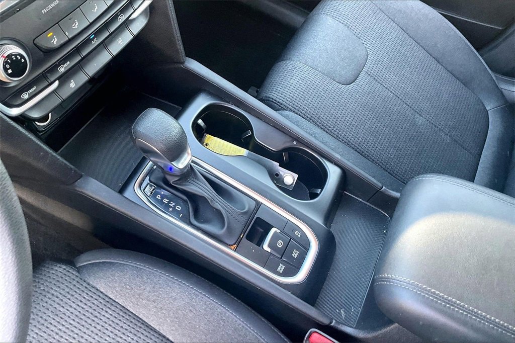 Used 2019 Hyundai Santa Fe SEL image 16