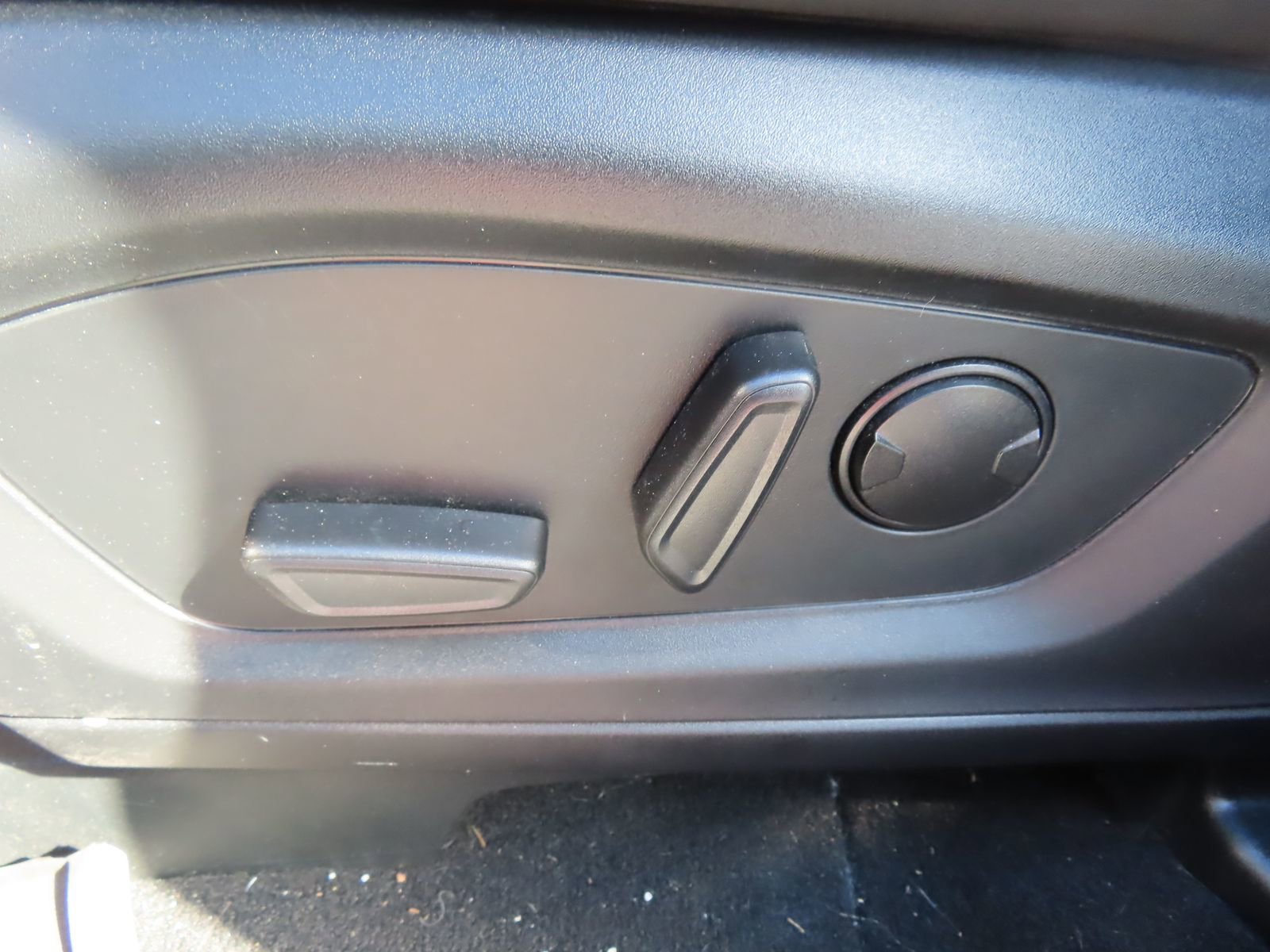 Certified 2024 Ford Explorer XLT w/ Equipment Group 202A image 26