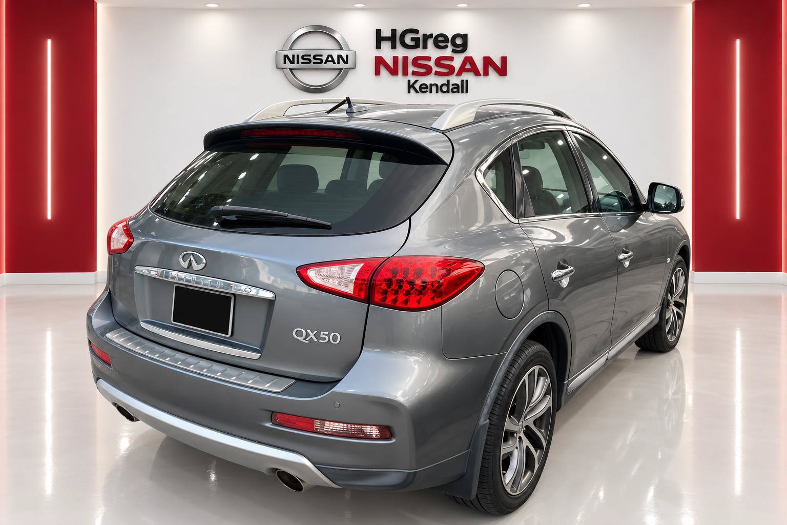Used 2016 INFINITI QX50 AWD w/ Deluxe Touring Package image 4