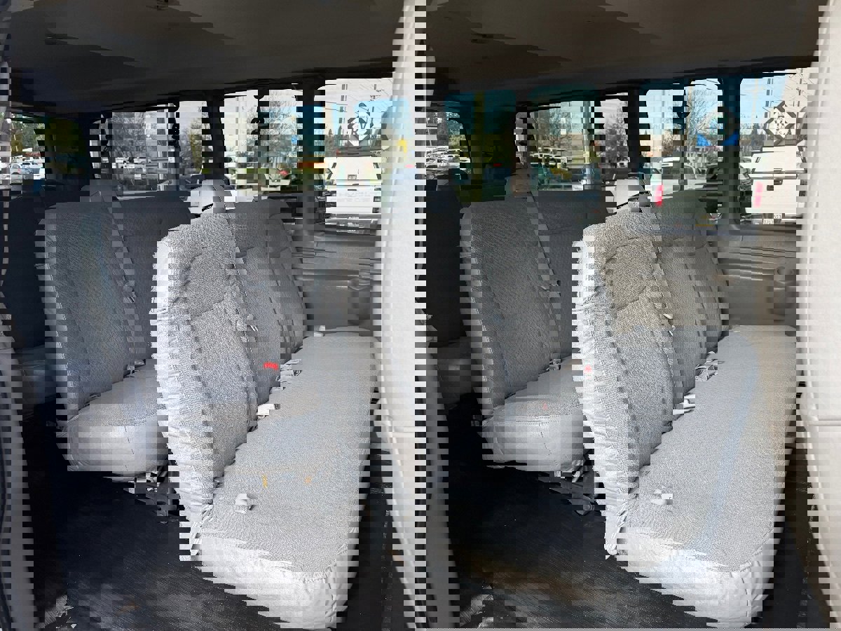 Used 2016 GMC Savana 3500 LS w/ Chrome Appearance Package image 10