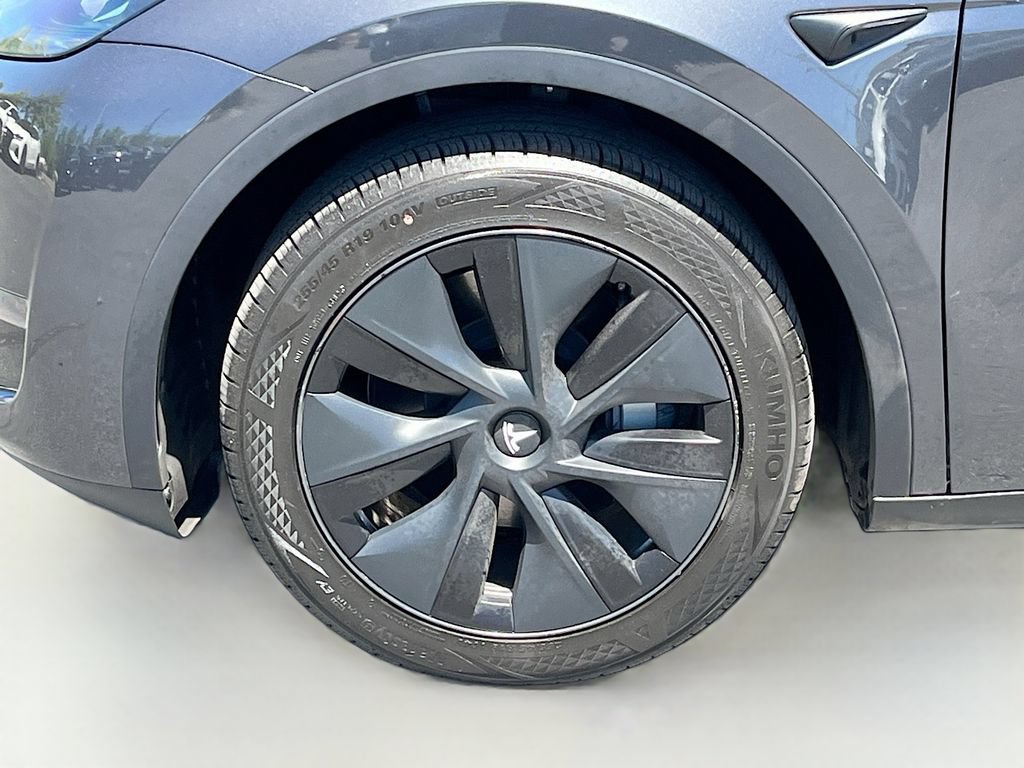 Used 2025 Tesla Model Y Long Range AWD/4WD image 33