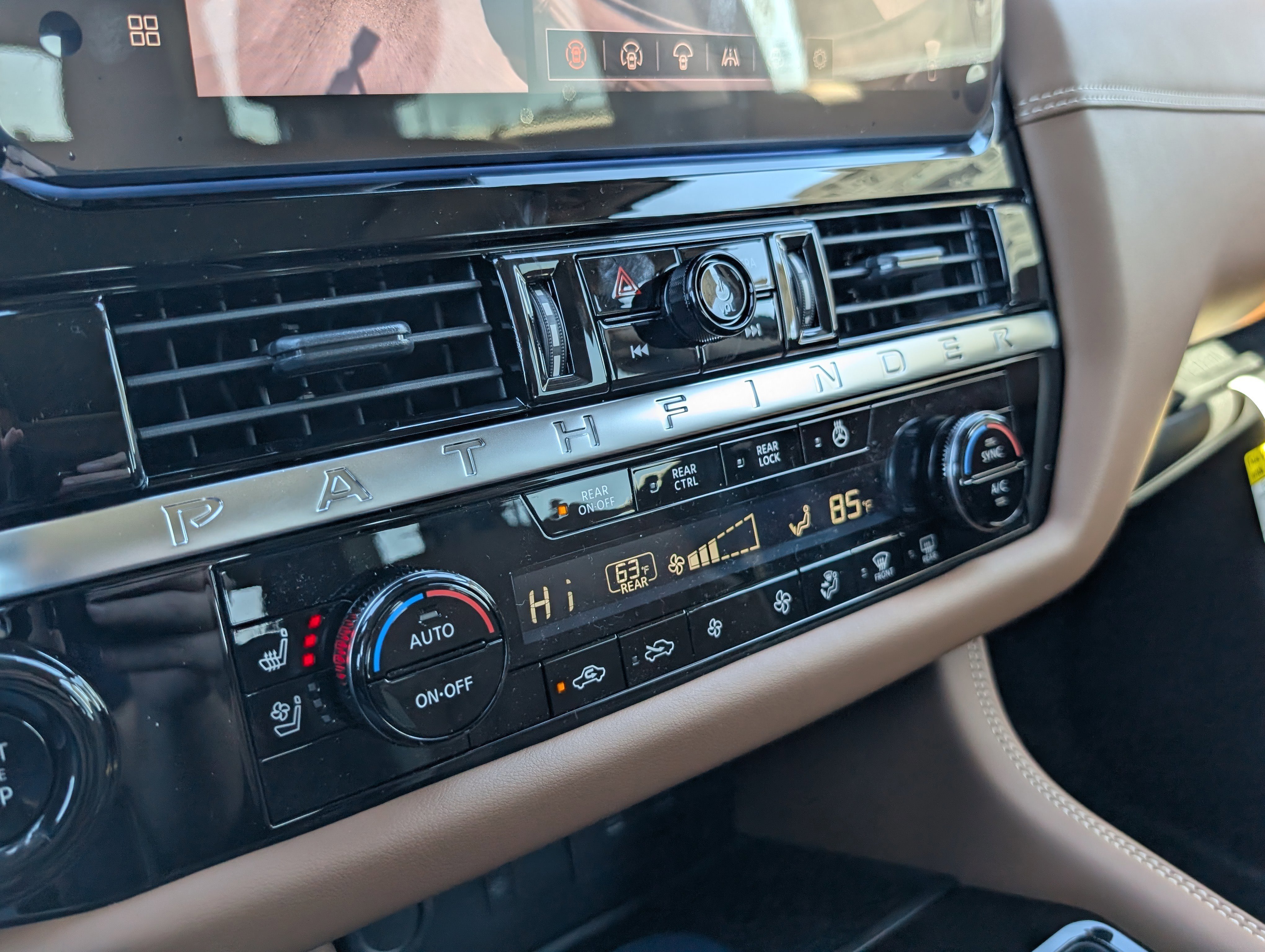 New 2026 Nissan Pathfinder Platinum image 17