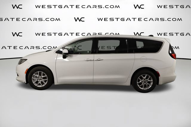 Used 2023 Chrysler Voyager LX FWD image 5