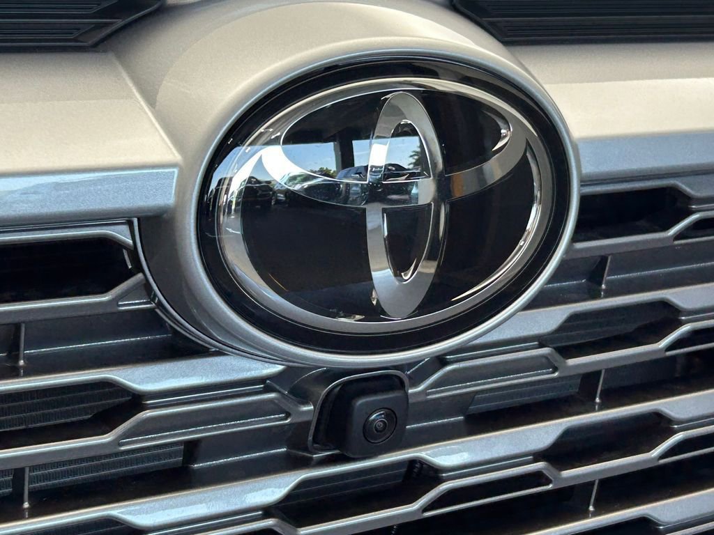 Used 2025 Toyota RAV4 Limited image 54
