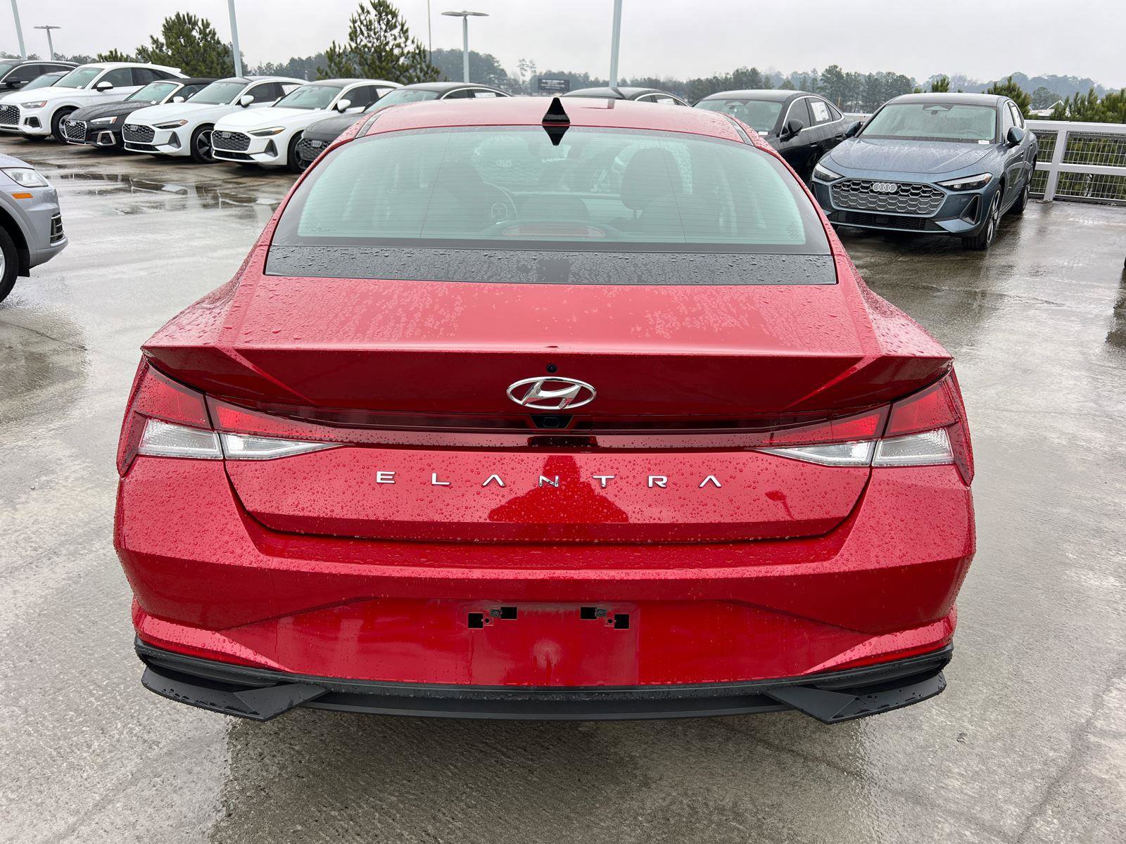 Used 2023 Hyundai Elantra SEL w/ Convenience Package image 6