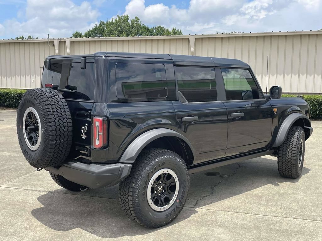 New 2025 Ford Bronco Badlands w/ Sasquatch Package AWD/4WD image 3
