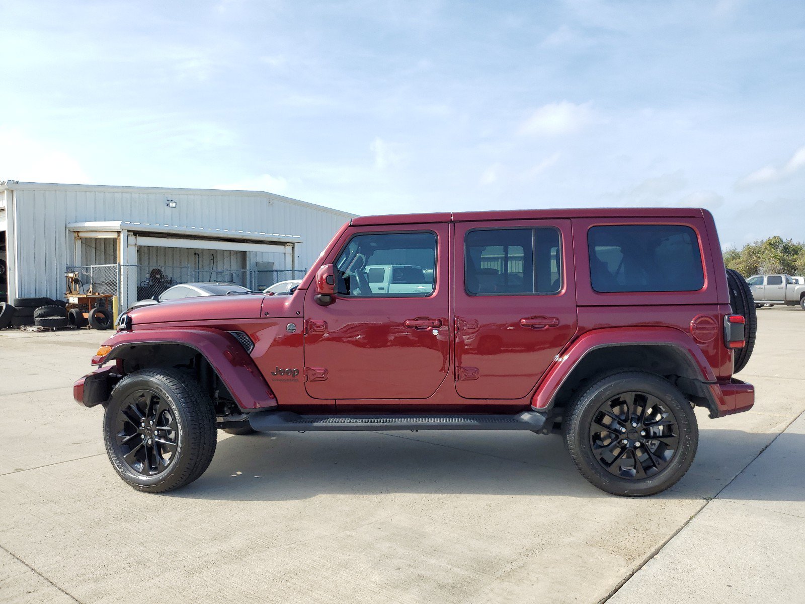 Used 2021 Jeep Wrangler Unlimited Sahara AWD/4WD image 8