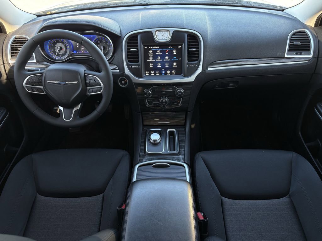 Used 2022 Chrysler 300 Touring image 12