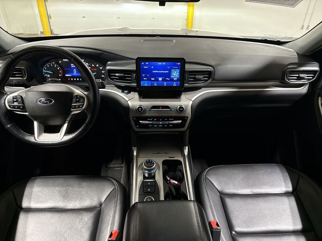 Used 2022 Ford Explorer XLT w/ Equipment Group 202A AWD/4WD image 10