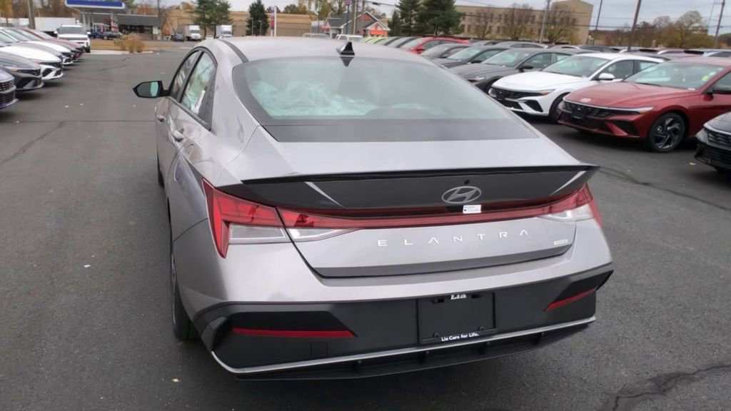 New 2026 Hyundai Elantra Blue FWD image 9