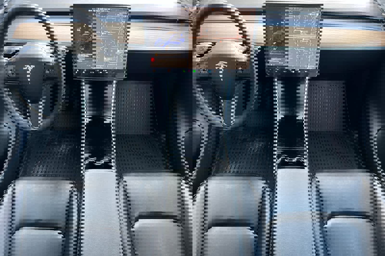 Used 2021 Tesla Model Y Standard Range image 4