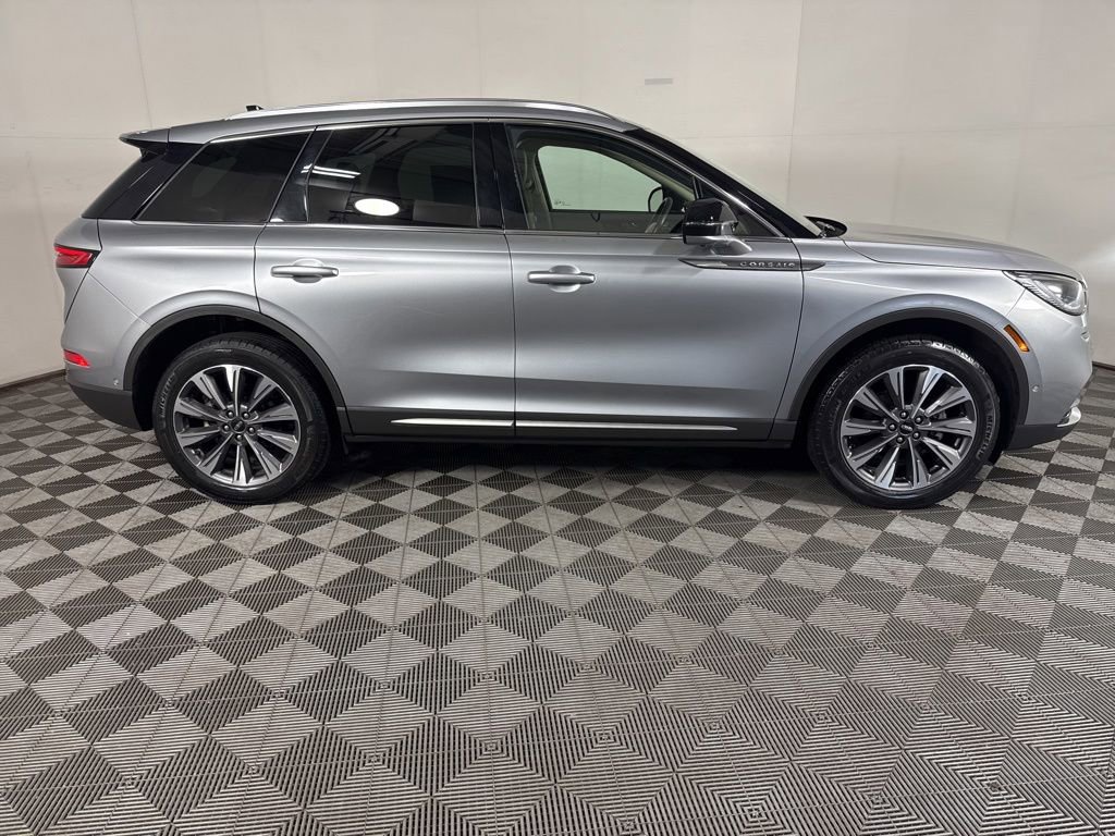 Used 2022 Lincoln Corsair Reserve w/ Equipment Group 201A AWD/4WD image 13