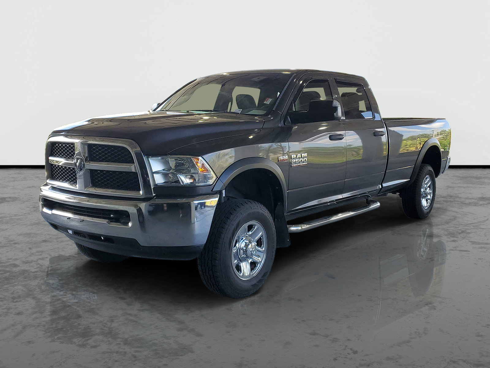Used 2016 RAM 2500 Tradesman w/ Chrome Appearance Group AWD/4WD image 4