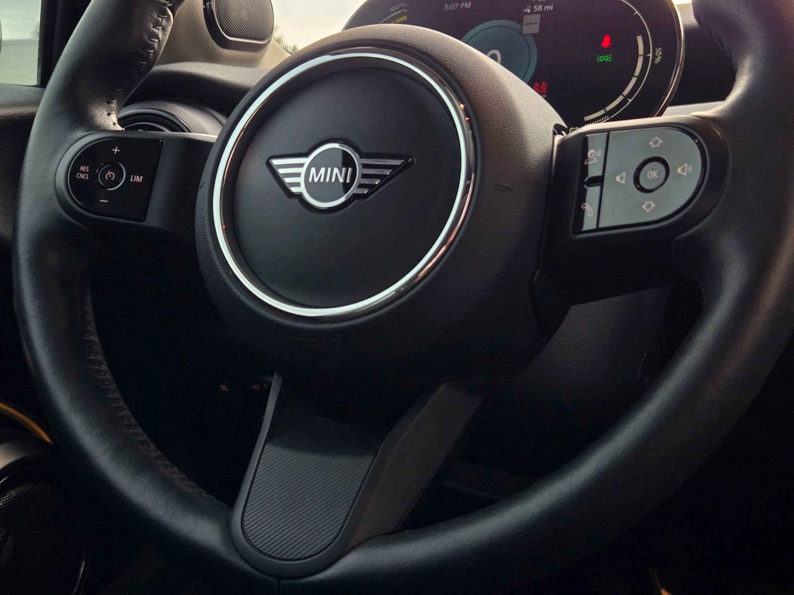 Used 2024 MINI Cooper SE image 31