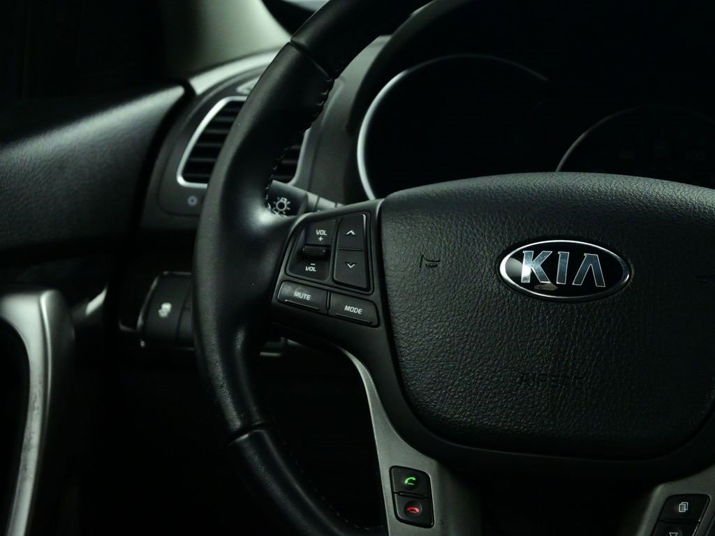 Used 2015 Kia Sorento LX image 10