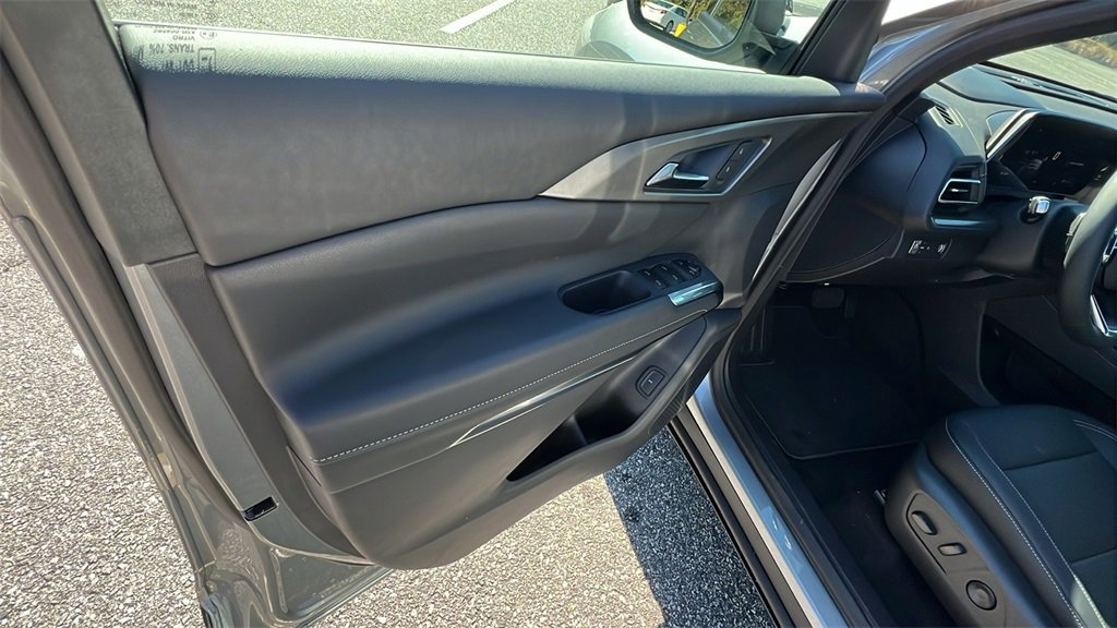 New 2026 Chevrolet Traverse LT w/ Driver Confidence Package image 11