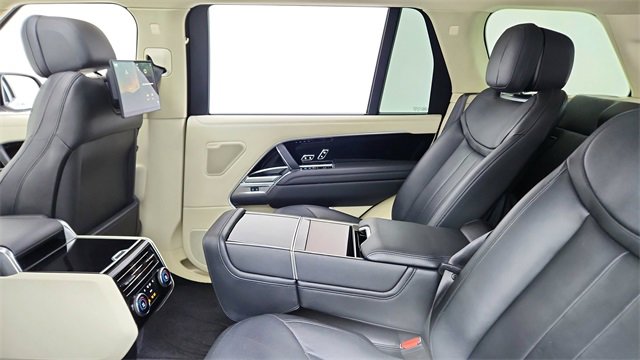 Used 2023 Land Rover Range Rover Long Wheelbase Autobiography image 27