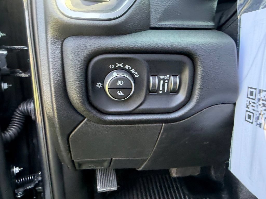 New 2026 RAM 5500 4x4 Crew Cab w/ Laramie Trim Package image 22