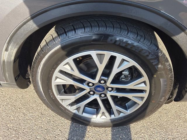 Used 2021 Ford Escape SEL w/ Technology Package image 16