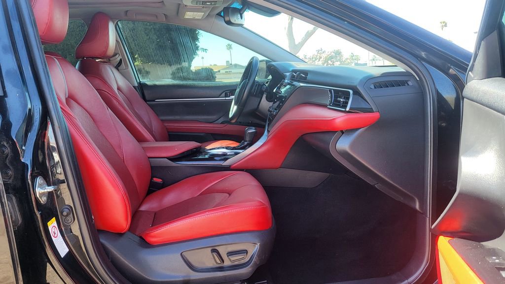 Used 2019 Toyota Camry XSE FWD image 17