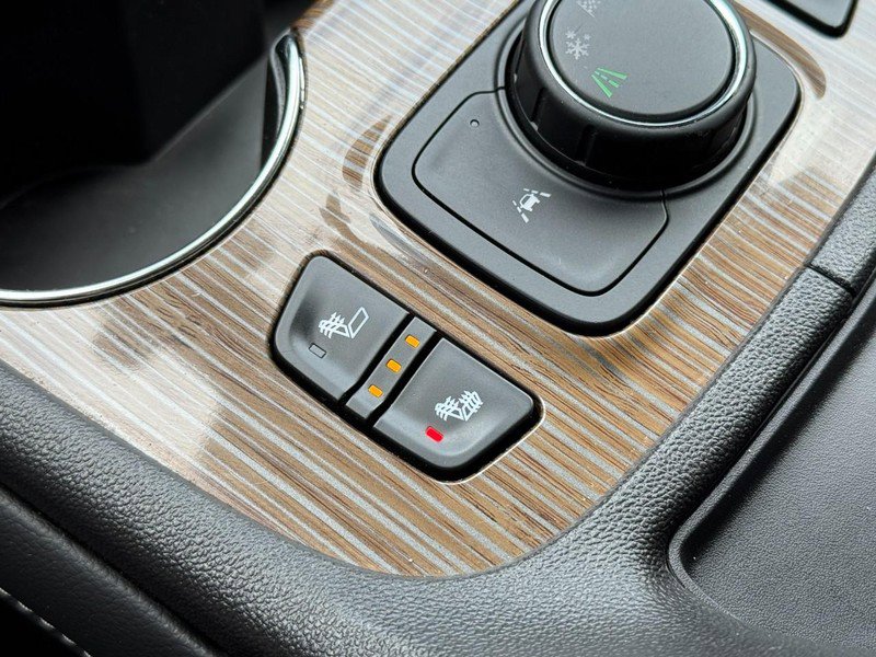 Used 2023 GMC Acadia SLE w/ Driver Convenience Package image 21