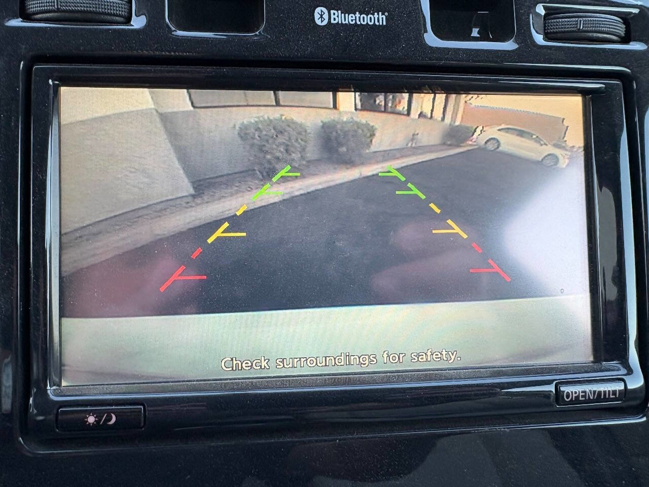 Used 2011 Nissan Leaf SL image 21