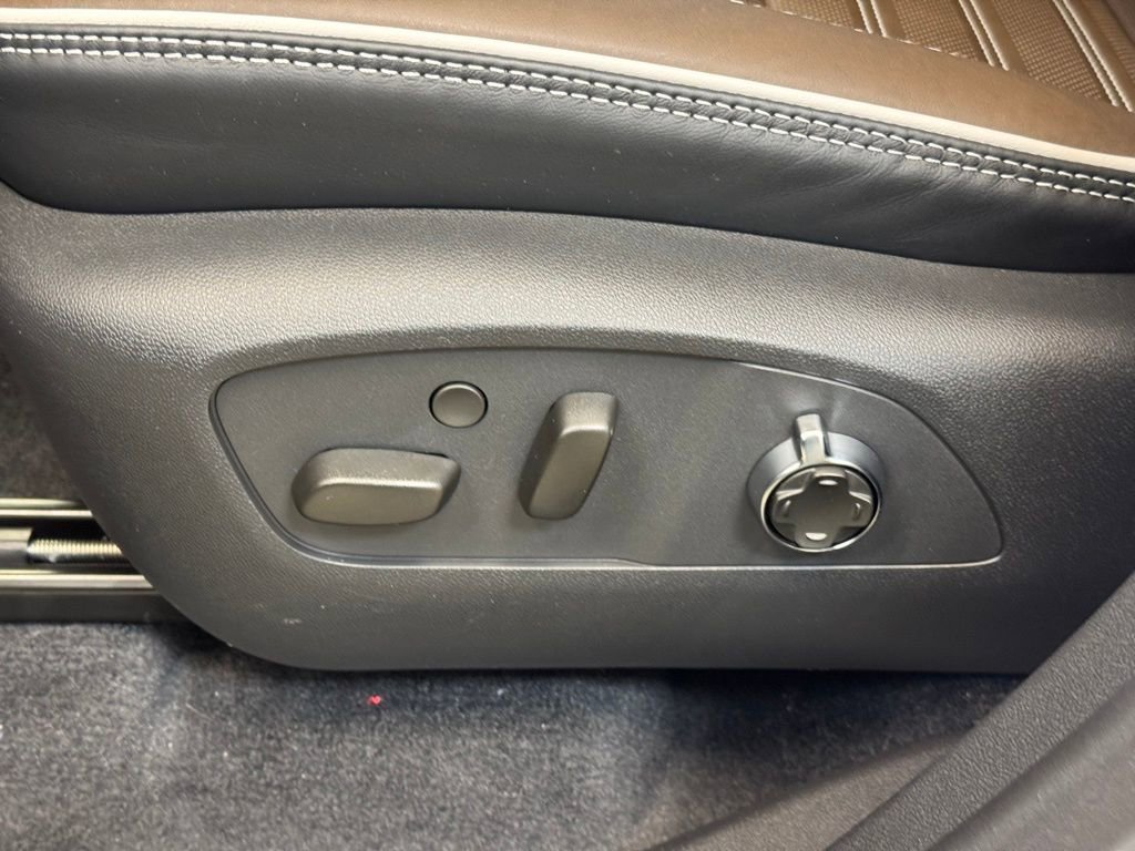 New 2026 GMC Acadia Denali Ultimate w/ LPO, Floor Liner Package image 12