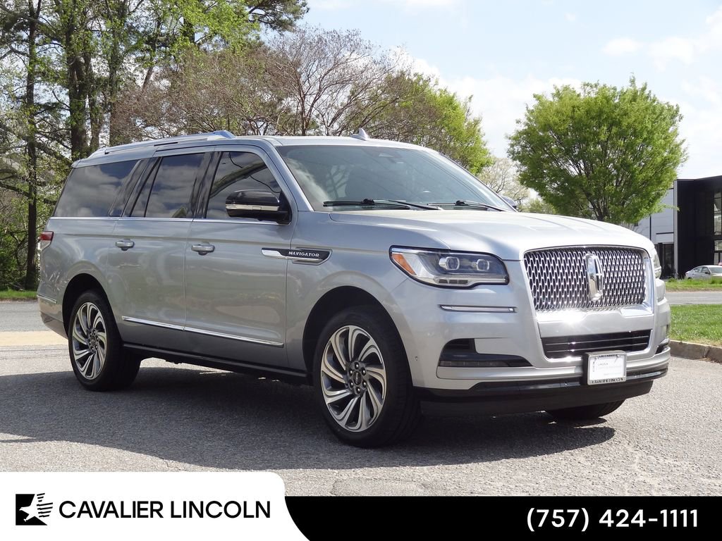 Certified 2024 Lincoln Navigator L 4WD image 1
