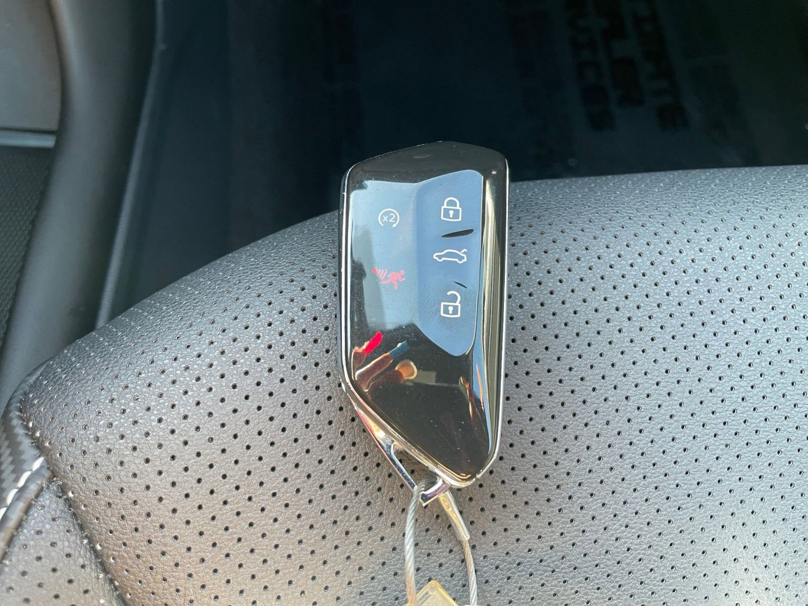 Used 2025 Volkswagen Atlas Cross Sport SE image 22