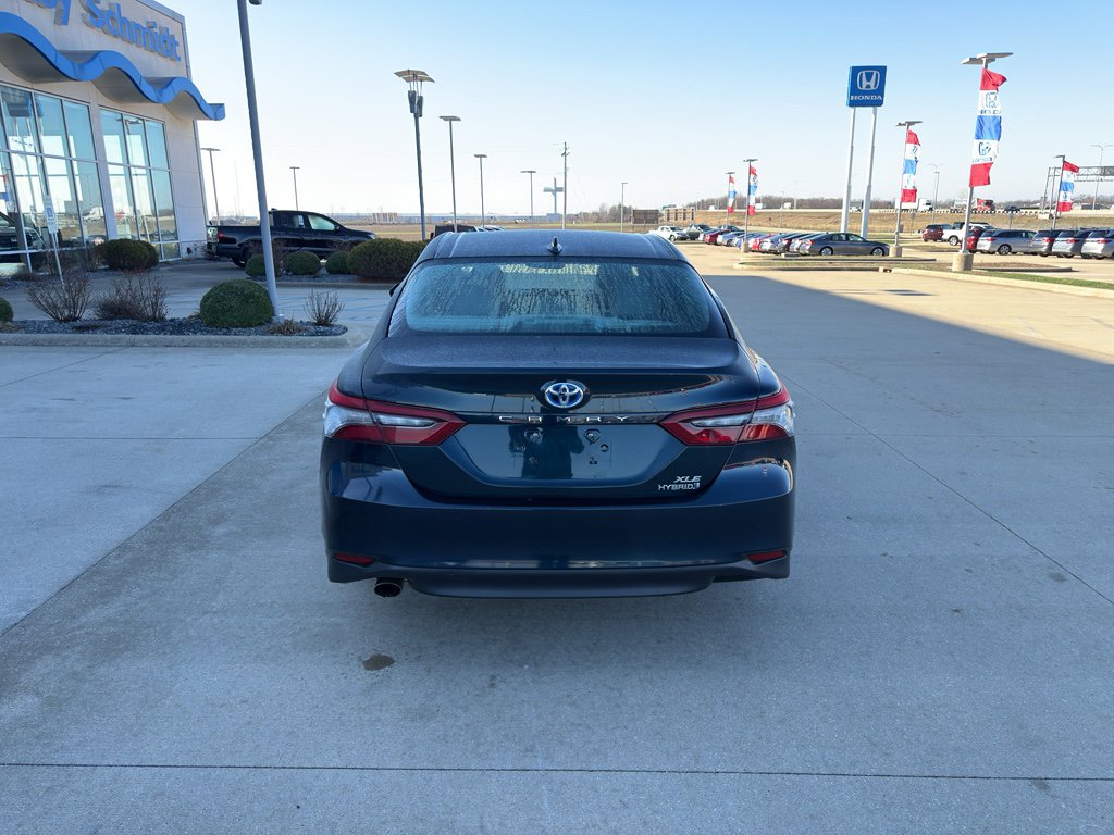 Used 2021 Toyota Camry XLE FWD image 6