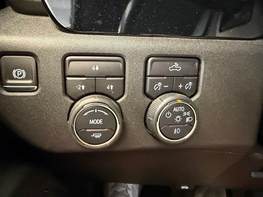 Used 2024 Chevrolet Silverado 2500 LT AWD/4WD image 37