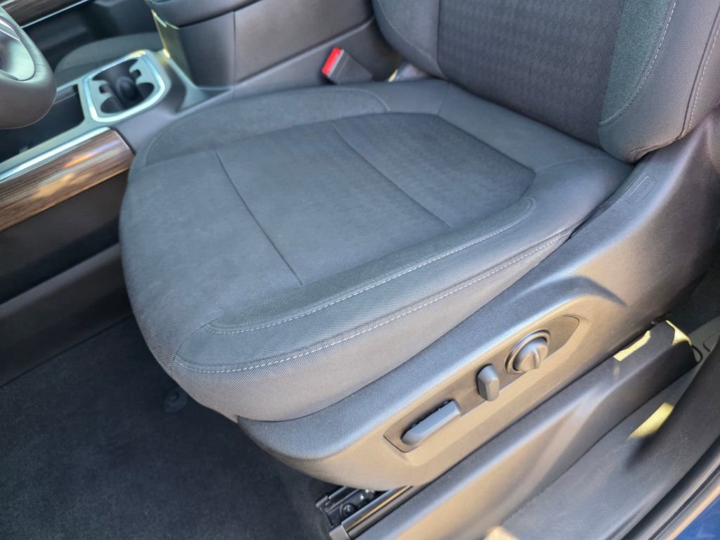 Used 2022 Chevrolet Silverado 1500 RST image 12