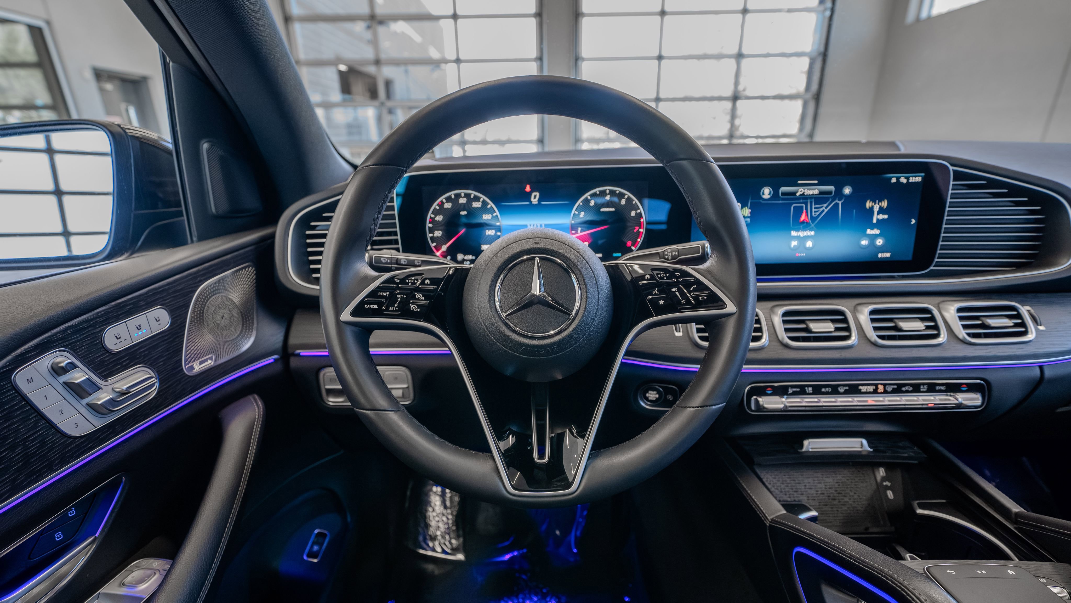 Used 2025 Mercedes-Benz GLE 350 4MATIC image 9