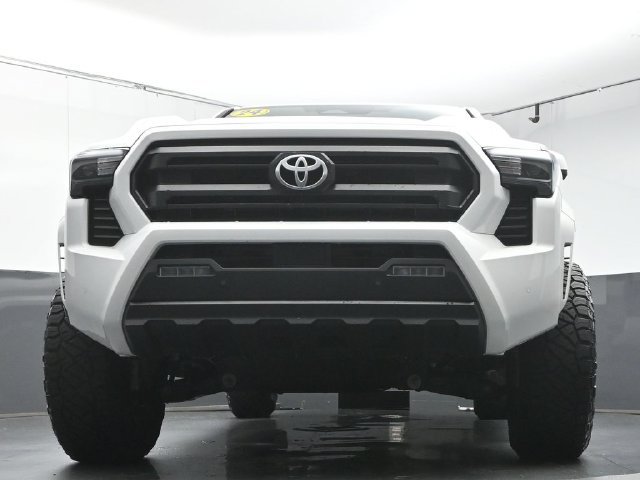 Used 2024 Toyota Tacoma SR5 w/ SR5 Upgrade Package RWD image 36