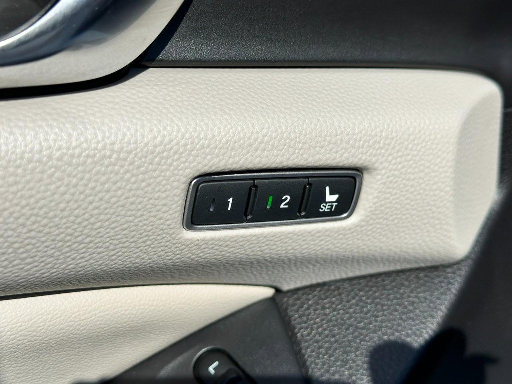 Used 2021 Honda Accord Touring image 18