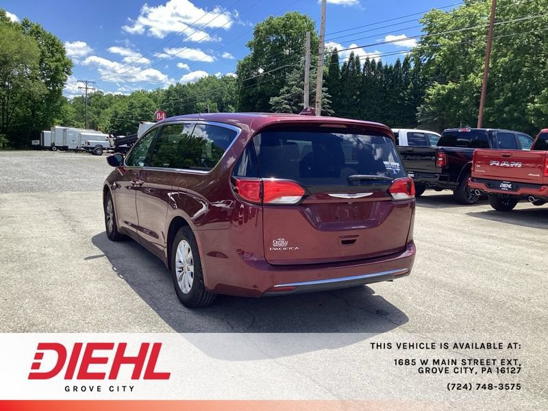 Used 2019 Chrysler Pacifica Touring Plus w/ Cold Weather Group FWD image 5