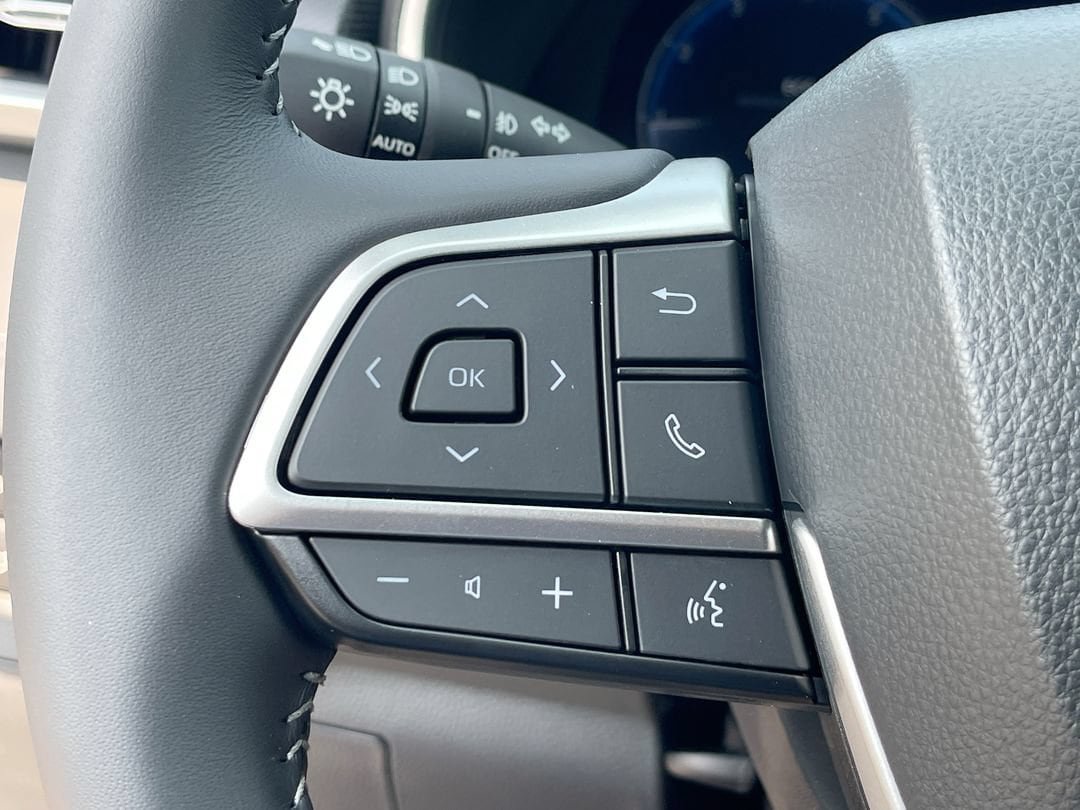 Used 2026 Toyota Highlander XSE AWD/4WD image 7