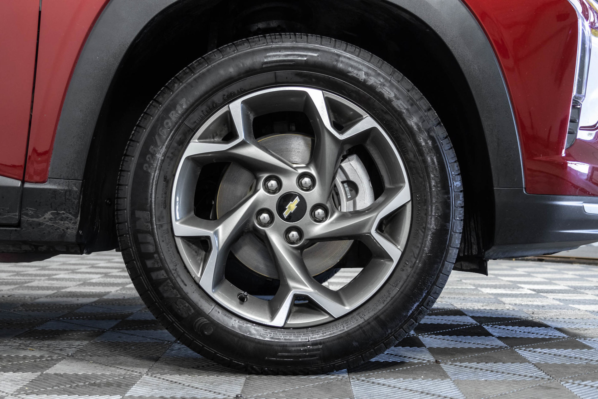 Used 2025 Chevrolet Trax LT FWD image 41