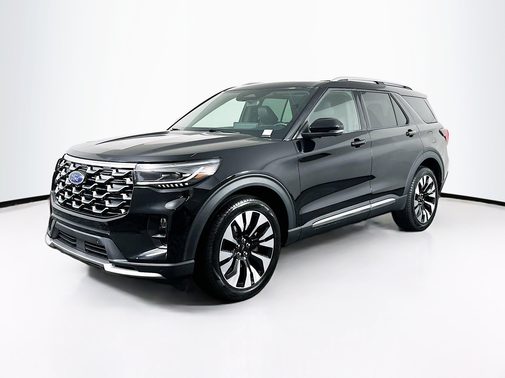 Used 2025 Ford Explorer Platinum w/ LUX Leather Package AWD/4WD image 3