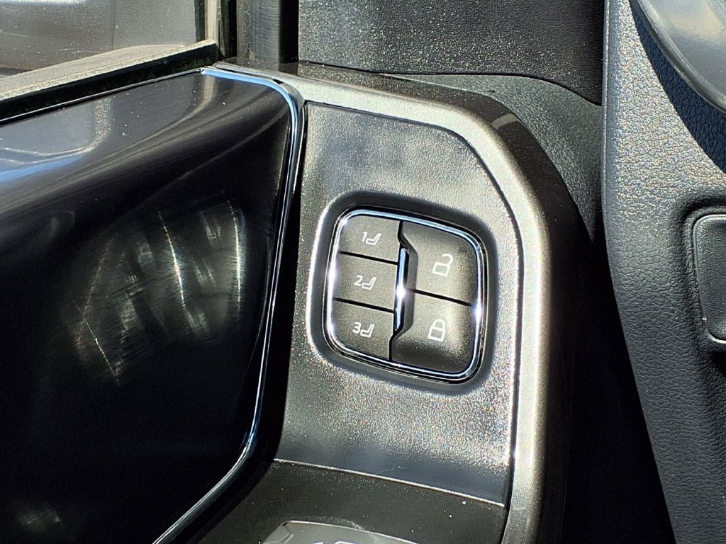 Used 2023 Ford F150 Lariat w/ FX4 Off-Road Package AWD/4WD image 41